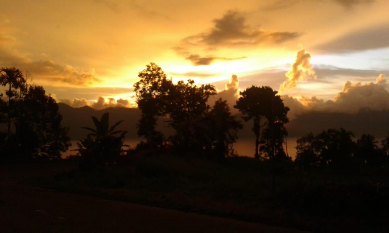 Bagoes View Cottages Maninjau エクステリア 写真
